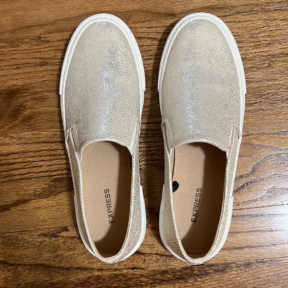 Express slip on shoes size 8